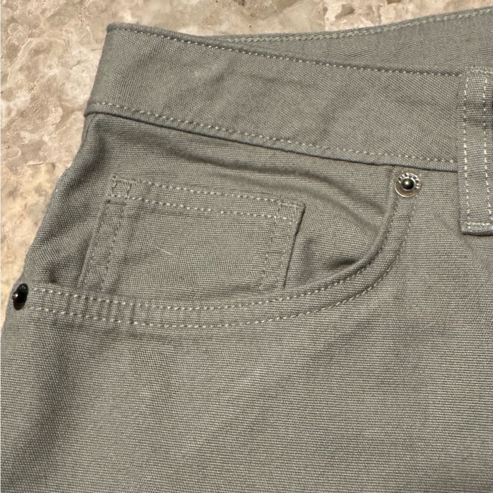 Patagonia Women’s Olive Green Pants, Size 14
97% Organic Cotton NWT - Picture 6 of 13